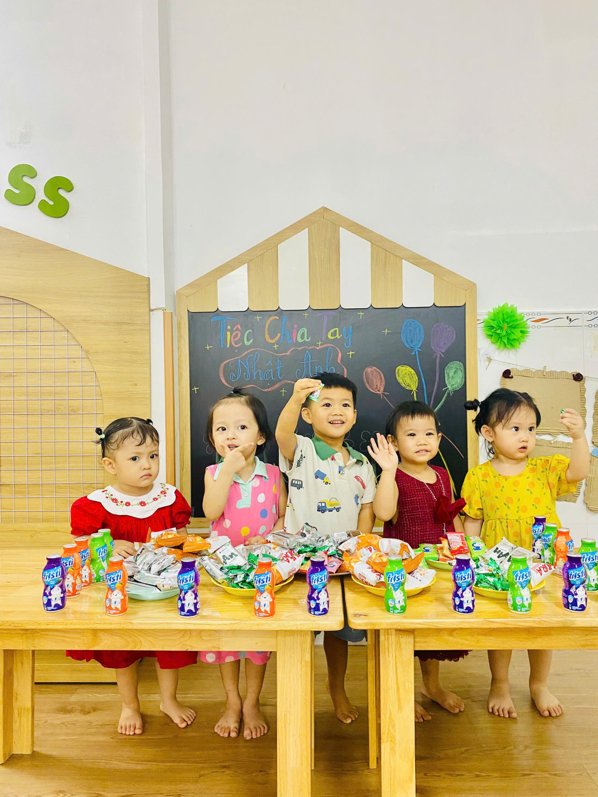 Phương pháp chăm sóc trẻ mầm non tại nhà 2025: 7 bí quyết cha mẹ cần biết