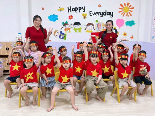 Trải nghiệm gửi con tại trường mầm non Chiếc Lá Nhỏ